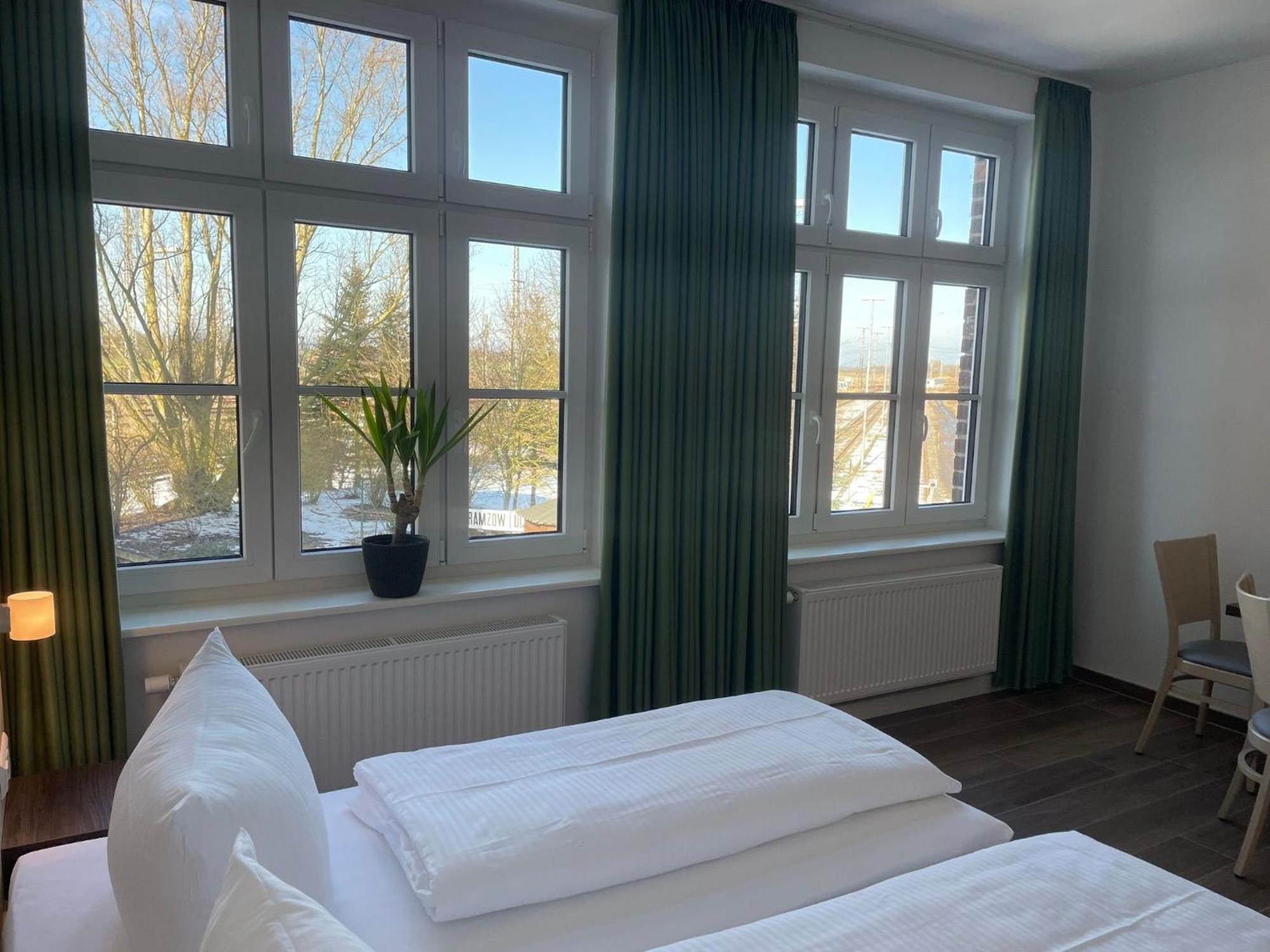Lokschuppen Pasewalk- Gaestehaus Lokschuppen Kültér fotó